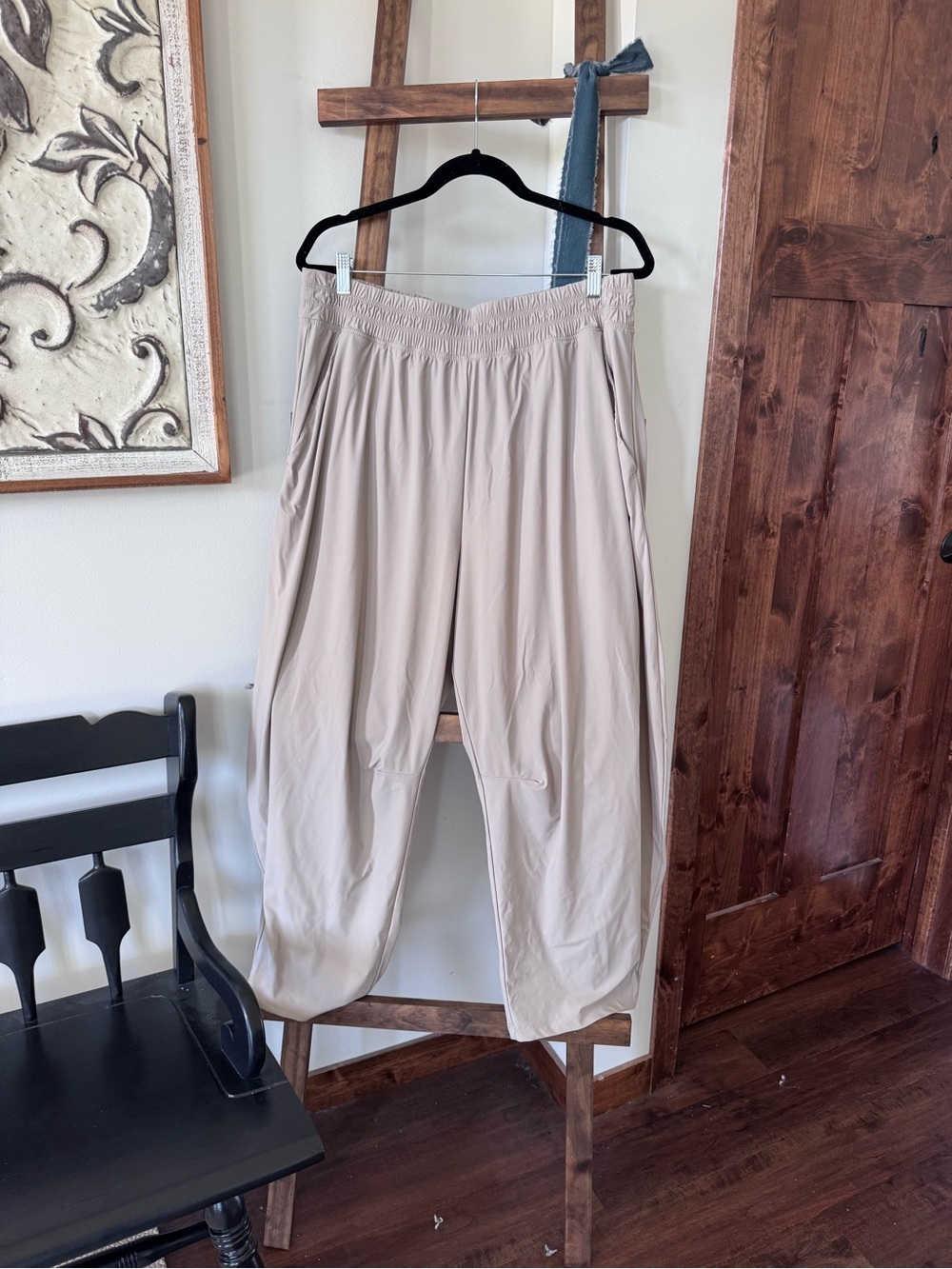Old Navy Sleek Tech Barrel Pants Size XL